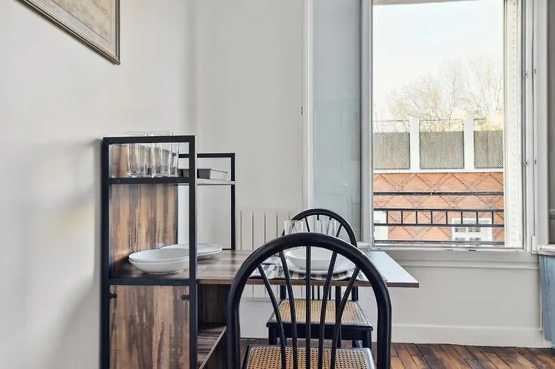 516 Champion - Superb In Apartment *